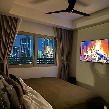 Modern 1Br Executive Suite L Best City View Of Bgc L The Residences Bcct